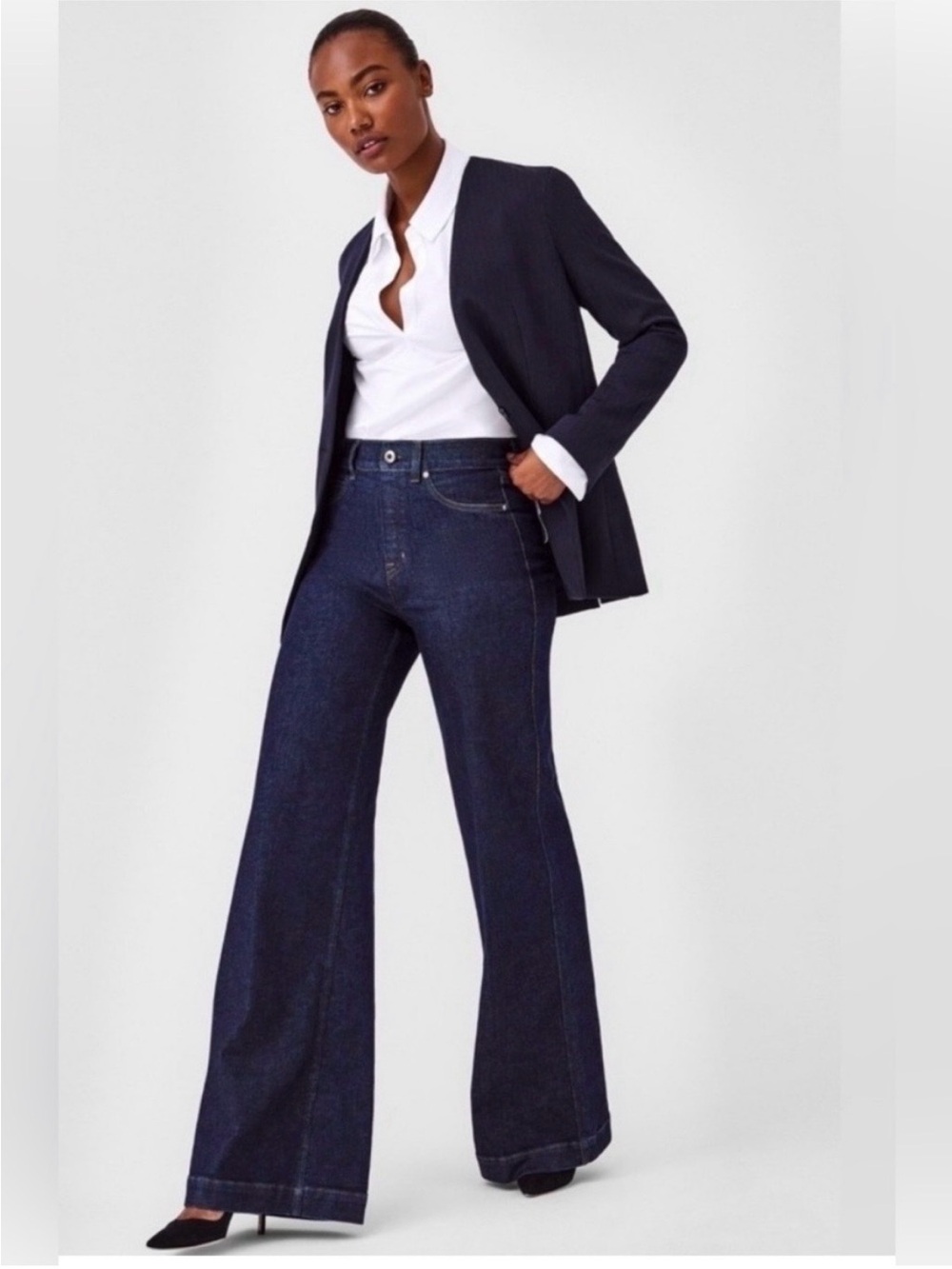 NWT SPANX shape EveryWear Pull-On Flare Jeans dark indigo rinse Small 21266Q